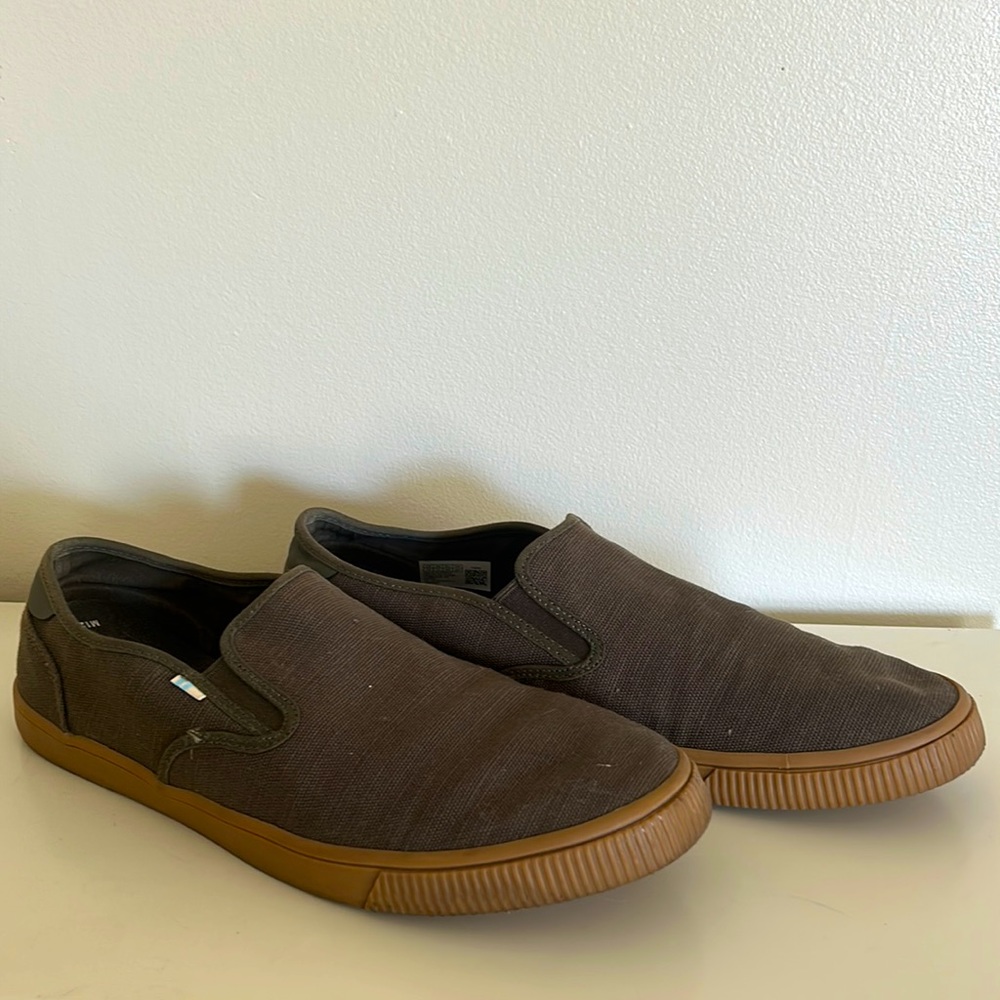 Tom’s men grey Canvas Baja slip on size 12 in excellent pre-loved condition